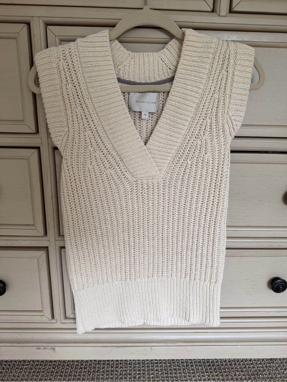 Brochu Walker Cream V-Neck Sleeveless Knit Vest